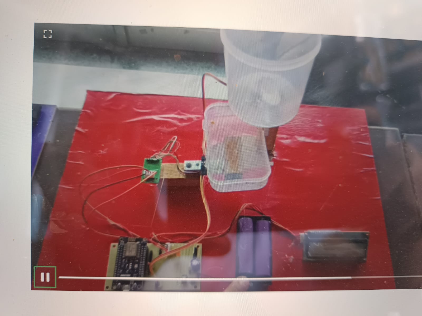 Smart Bird Feeding System Using NodeMCU and LCD Display | radiomarket.in