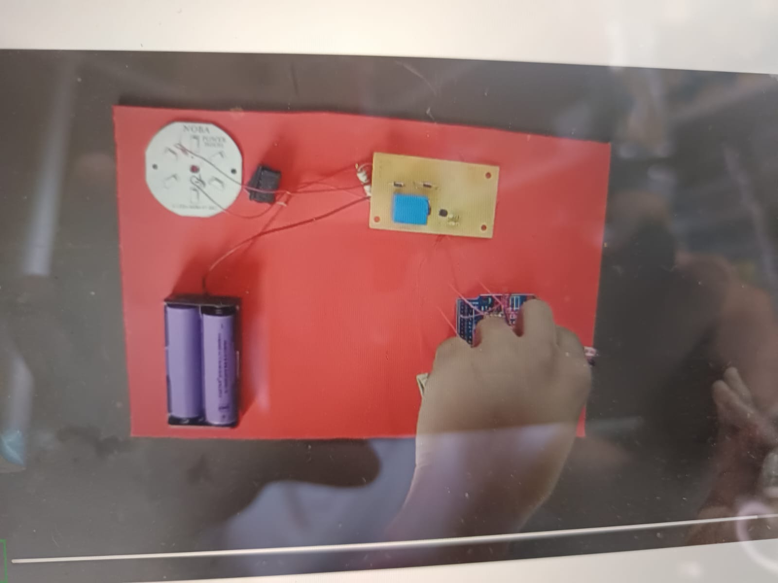 Motion Control Light Using PIR Sensor and Arduino | radiomarket.in